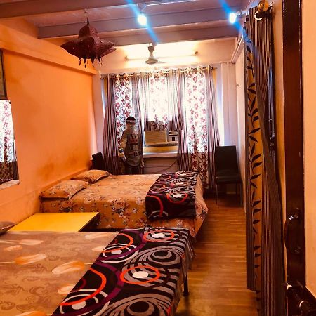 Golden Lodge Varanasi Esterno foto