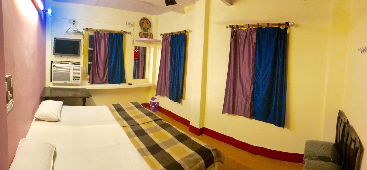 Golden Lodge Varanasi Esterno foto