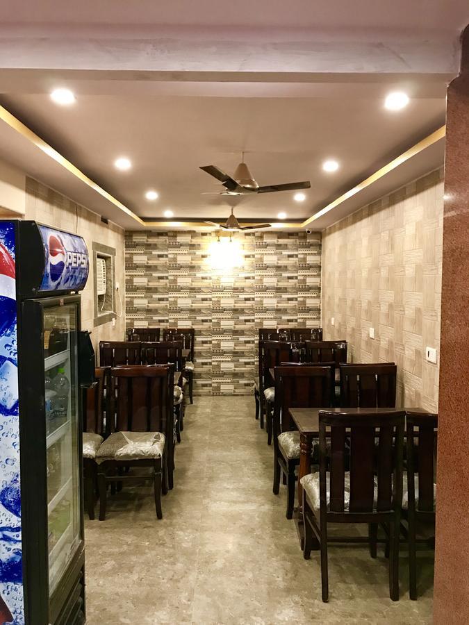 Golden Lodge Varanasi Esterno foto