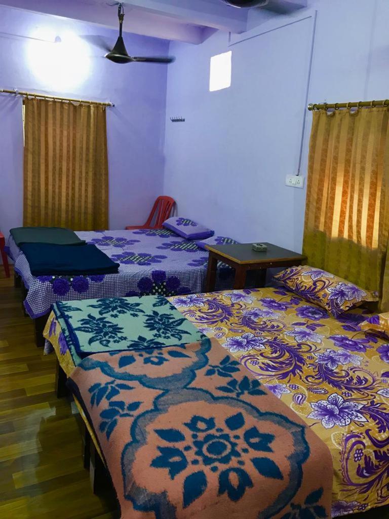 Golden Lodge Varanasi Esterno foto